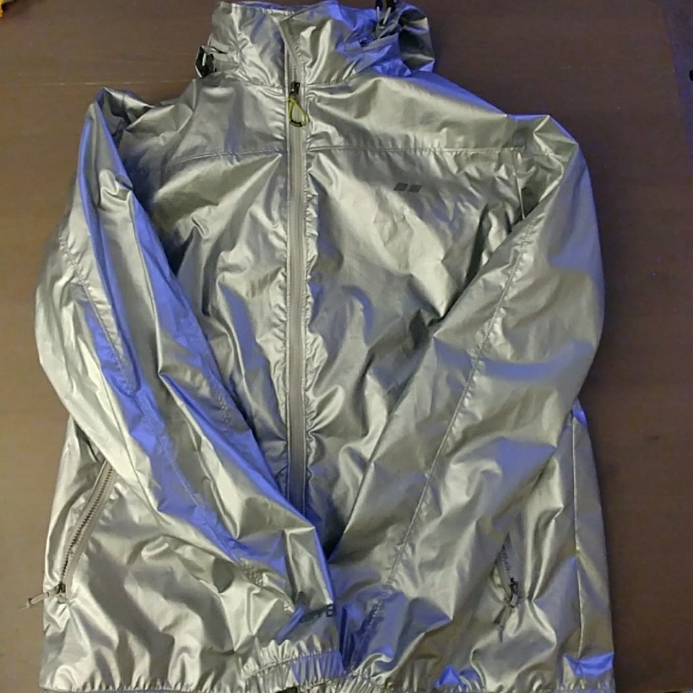 Koppen Large Metallic Silver Windbreaker